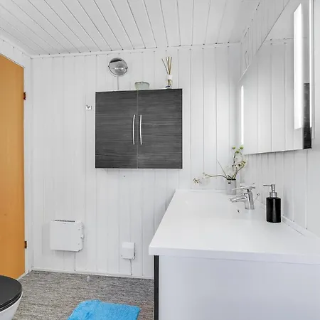 Holiday home Beautiful In With Wifi Millinge